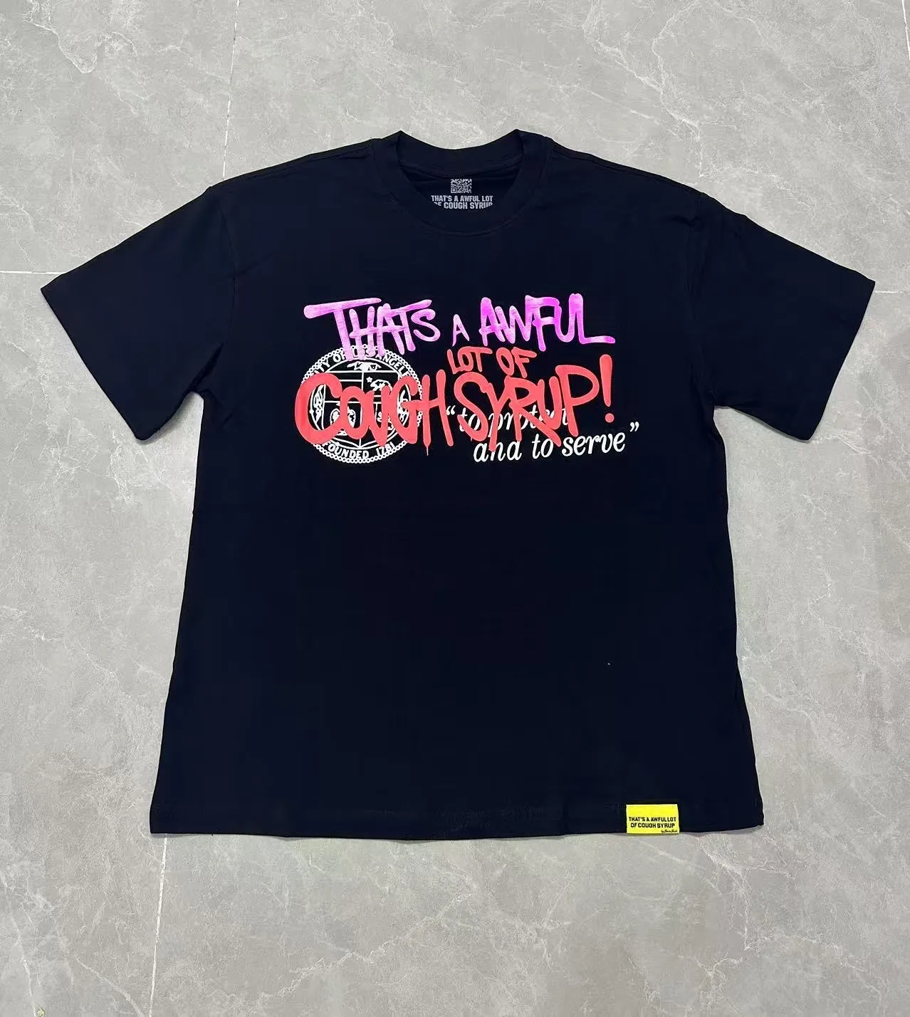 #Black ｜ THAT'S A AWFUL LOT OF COUGH SYRUP In Stock Real shot American simple trendy brand loose casual T-shirt Fabric (fabric): 32 counts Weight combed double yarn pure cotton Sizes (size): S-M L X L Color (colour): Black 👉